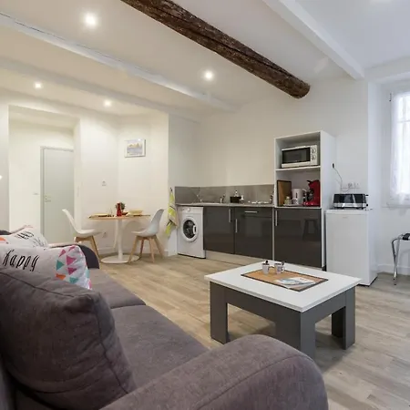 Centragence Place St Francois Apartment